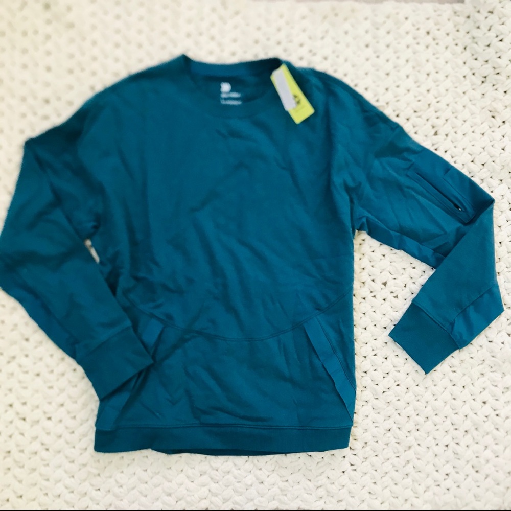 nwt all in motion sweatshirt